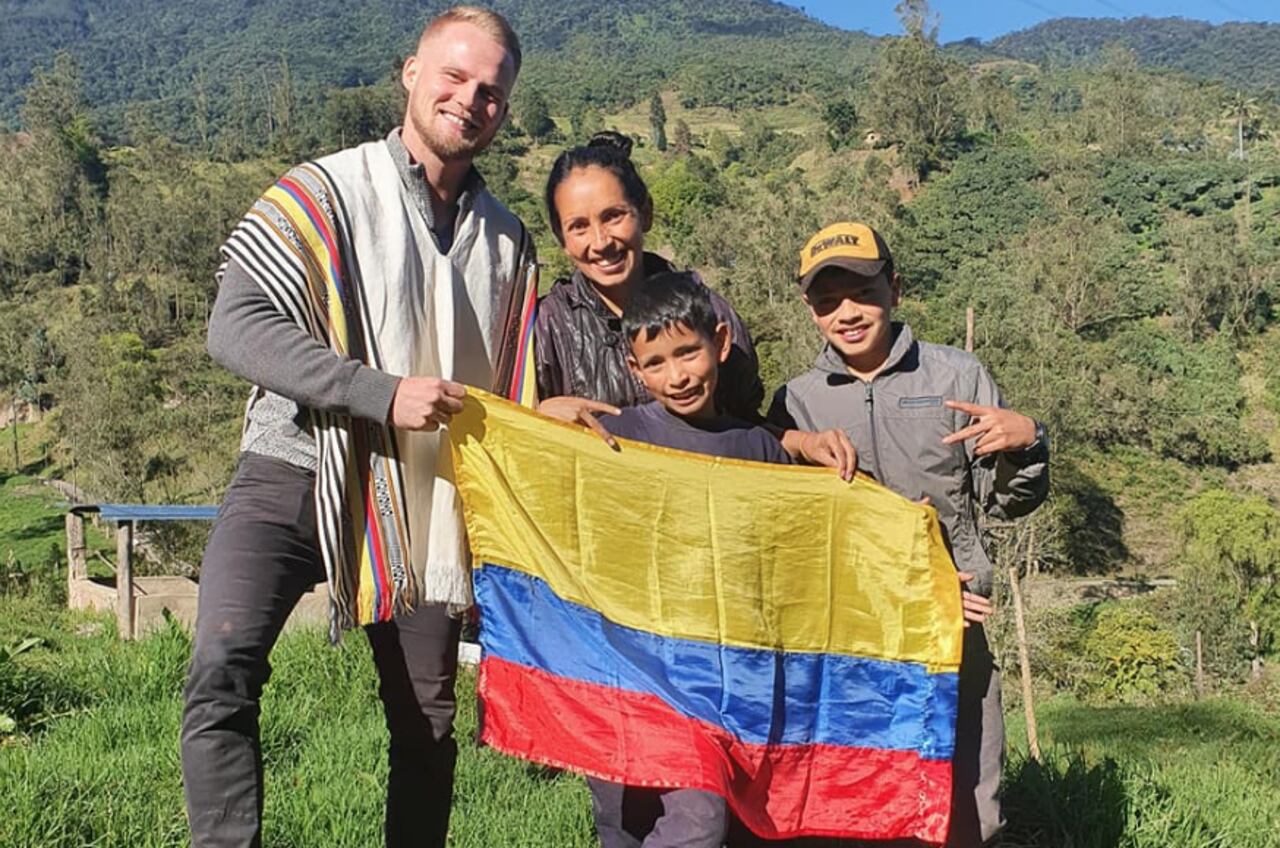 Dominic Fabian Wolf, alemán ruso que vive enamorado del país, junto con Nubia e hijos
