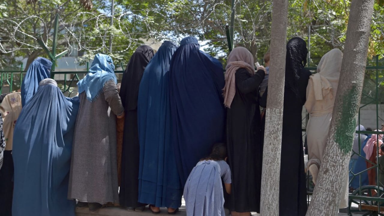Foto de referencia de mujeres en Afganistán (Photo by WAKIL KOHSAR / AFP)