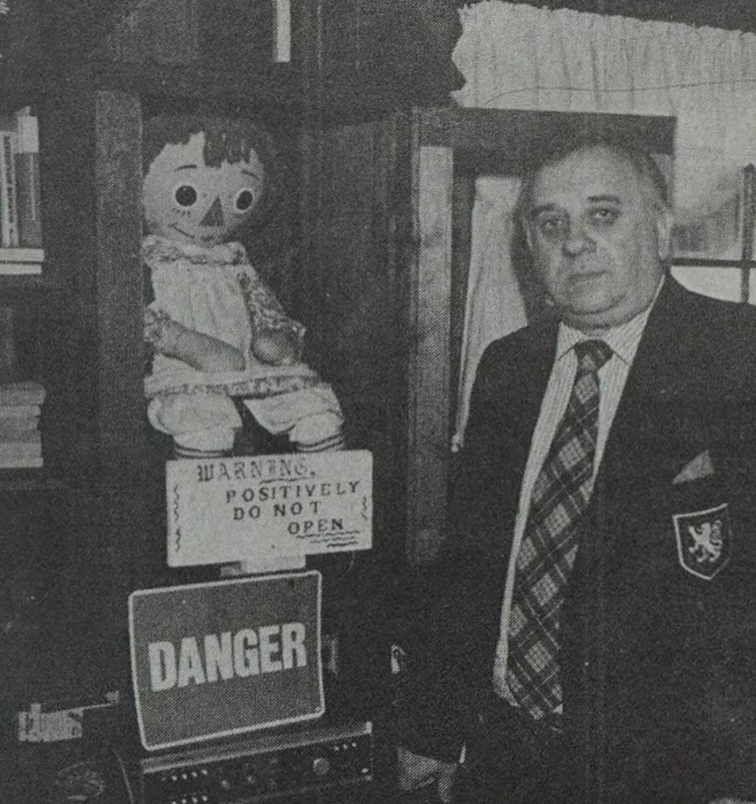 Tras la muerte de Dan Rivera, reconocido cuidador de la muñeca Annabelle, el comediante Matt Rife asume la tutela de esta icónica pieza del museo Warren.