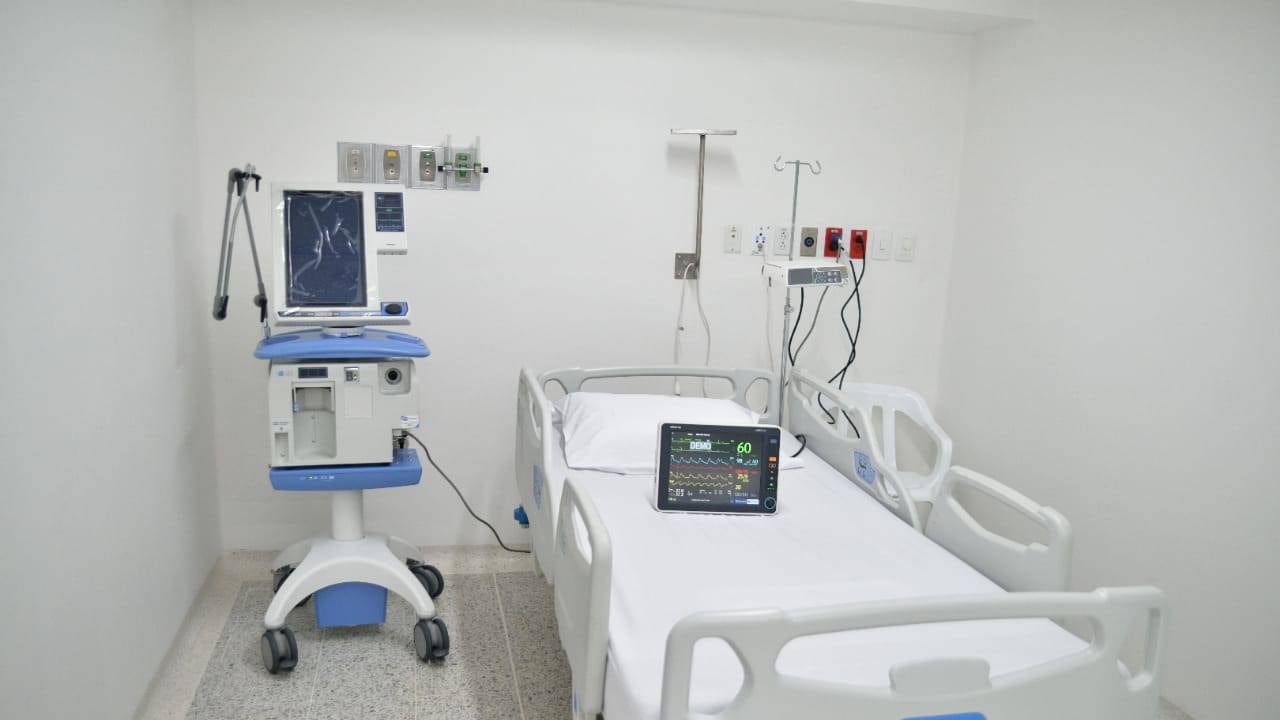 Durante la pandemia Colombia ha conseguido ampliar su capacidad a 1.450 camas de UCI.