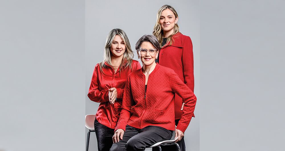  Vicky Dávila, directora editorial; Sandra Suárez, CEO-gerente general, y María Claudia Naranjo, presidenta de la junta directiva. 