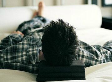 Verse tanto y estar uno tan encima del otro es un “matapasión” efectivo. Por eso, la doctora recomienda reservar momentos para estar solos, bien sea fuera de la casa o en habitaciones distintas.