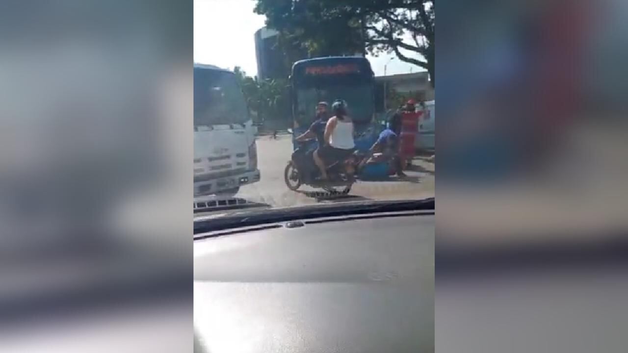 Testigos terminaron separando a los involucrados.