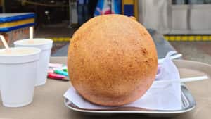 Es lugar en donde se hace el buñuelo más grande de Colombia
