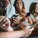 Los códigos QR en WhatsApp ofrecen una forma cómoda de añadir contactos sin la necesidad de compartir números telefónicos.