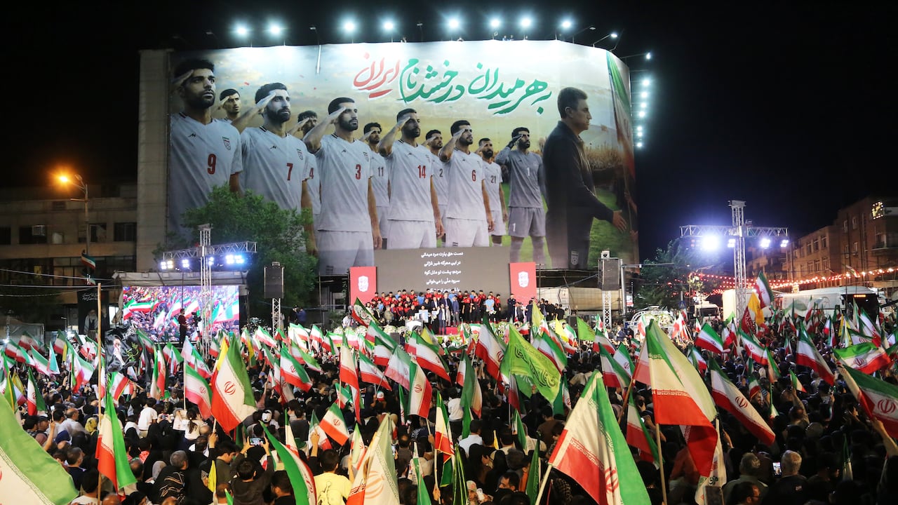 Multitudinaria despedida de la Selección Irán en Teherán.