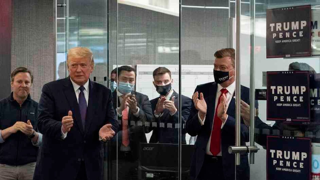 "Deberíamos tener derecho a conocer quién gano el 3 de noviembre", precisó Trump este martes en sus últimas horas de campaña en el estado de Virginia.