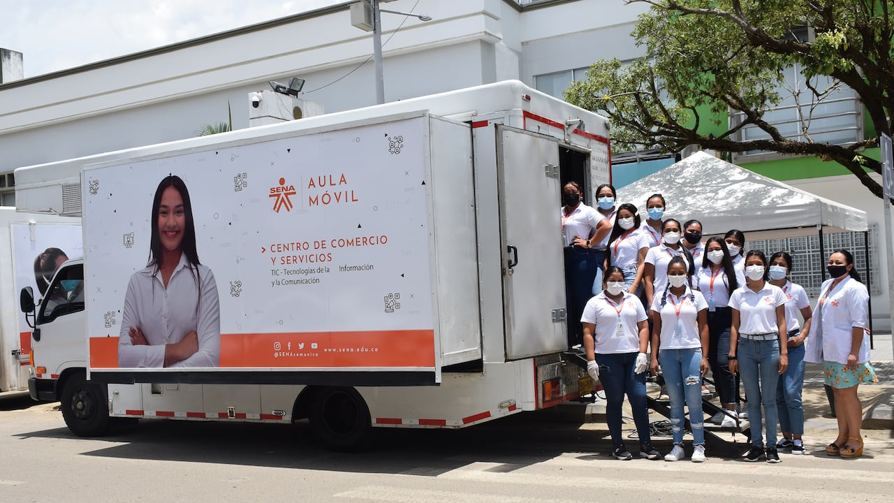El Sena también dispuso de 12 aulas móviles para niños mayores de 12 años o que hayan aprobado quinto de primaria.