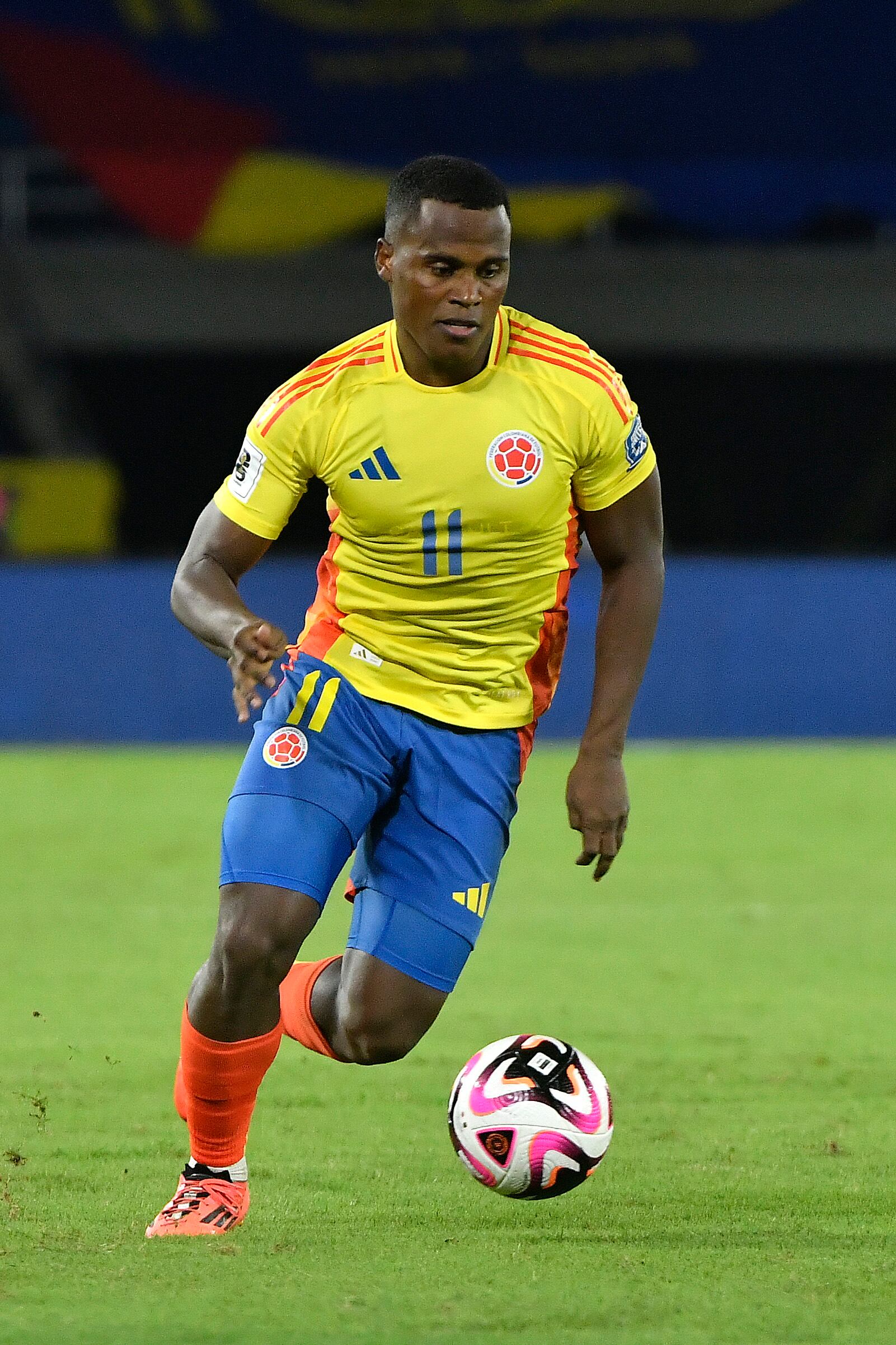 BARRANQUILLA, COLOMBIA - NOVEMBER 19: Jhon Arias of Colombia controls the ball during the South American FIFA World Cup 2026 Qualifier match between Colombia and Ecuador at Roberto Melendez Metropolitan Stadium on November 19, 2024 in Barranquilla, Colombia.  (Photo by Gabriel Aponte/Getty Images)