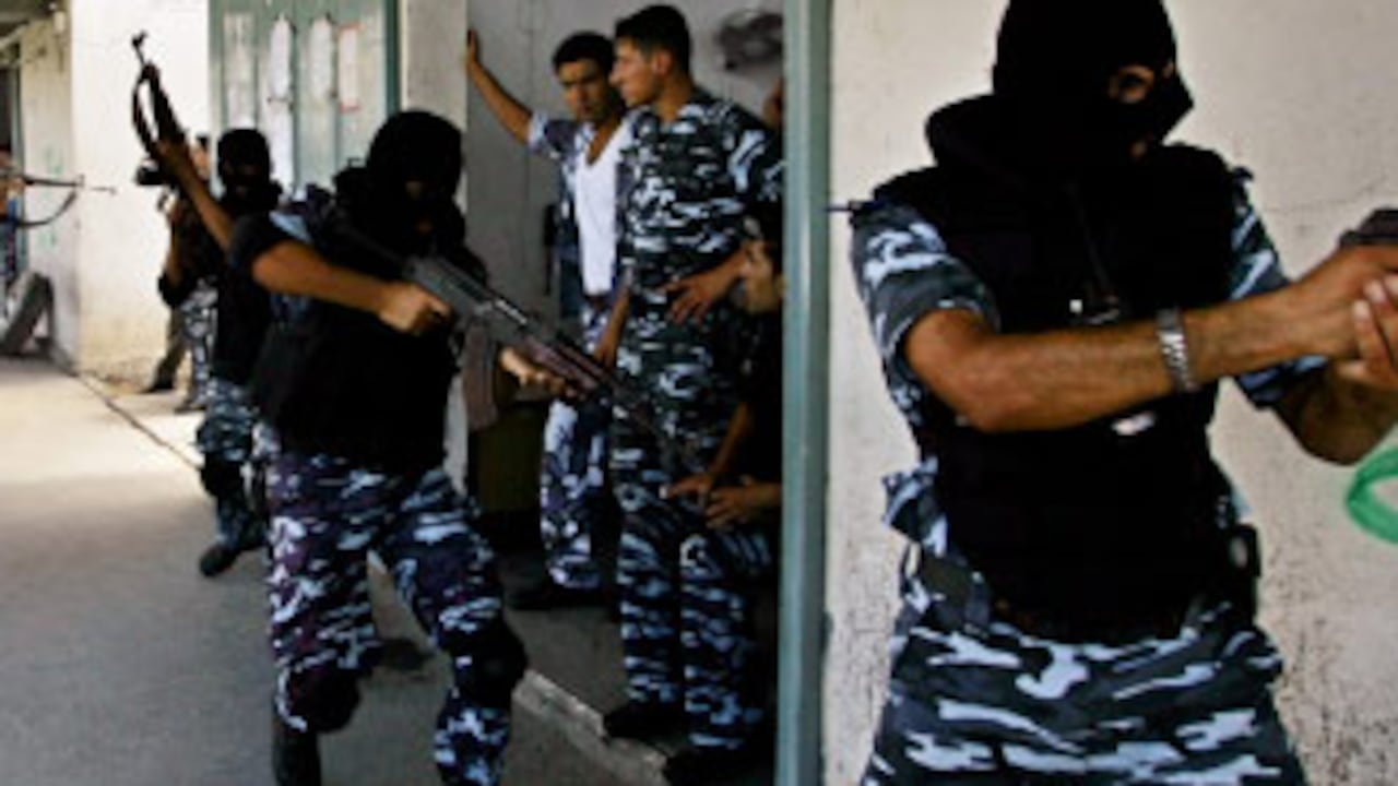 Los expertos israelíes son ex oficiales del Ejército de su país. Un general retirado que ha estado en varios conflictos dirige la misión