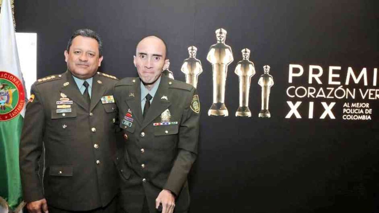 El subintendente Luis Sierra fue condecorado como el mejor Policía de Colombia en 2018. Uno de sus postulantes al premio fue el general Jorge Nieto. Foto: Twtter General Jorge Nieto.
