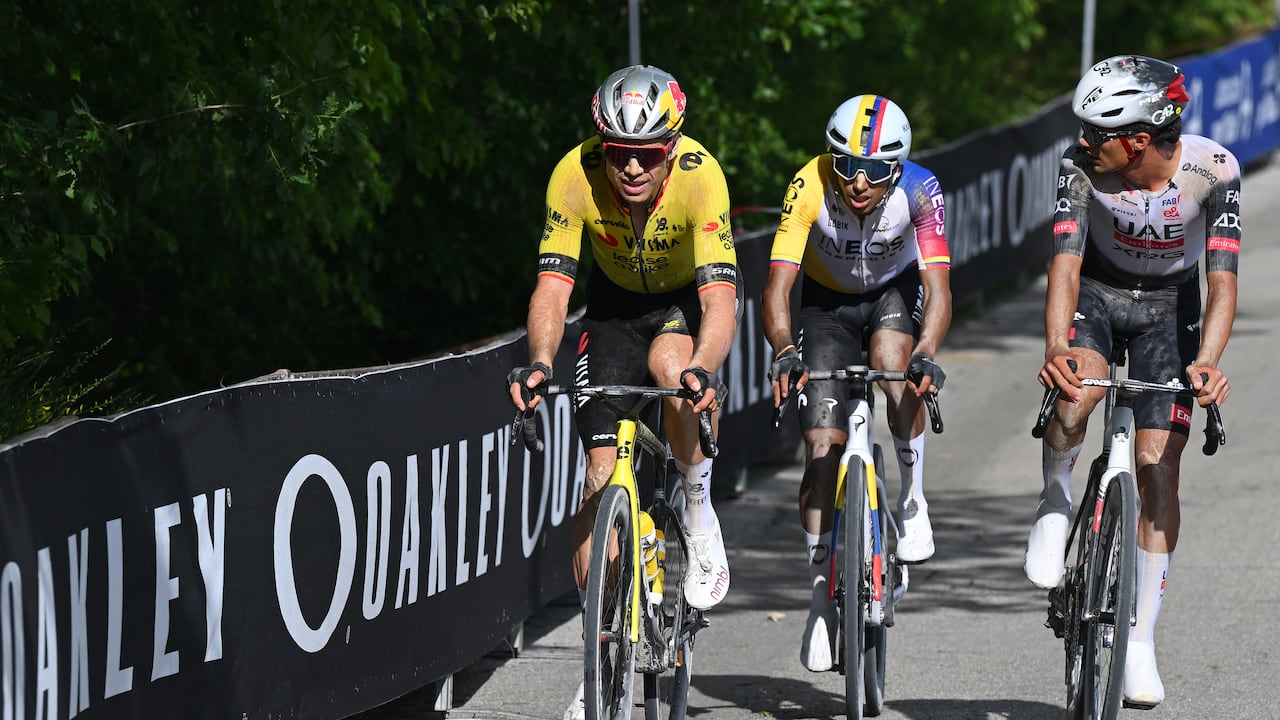 Egan Bernal el día de su batalla contra Wout van Aert e Isaac del Toro en el Giro