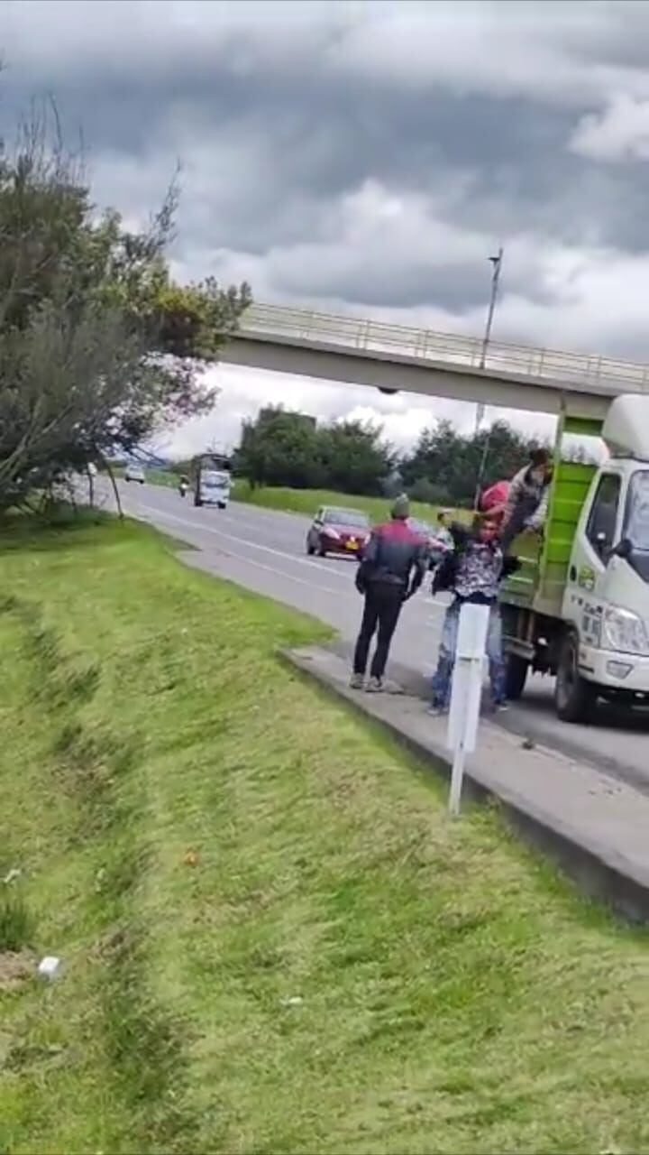 Robos en vía Tunja - Bogotá