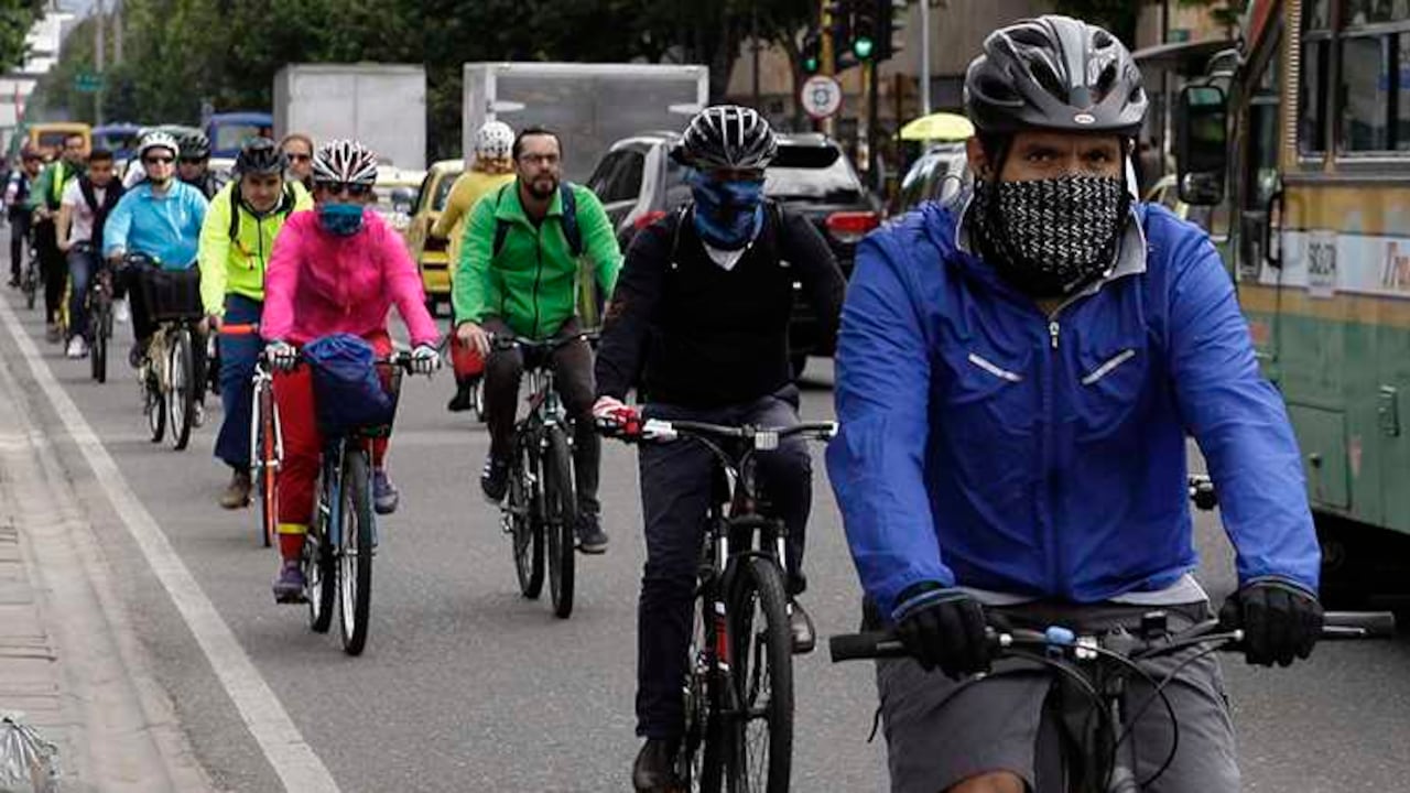 Cada vez son más las personas que prefieren la bicicleta.