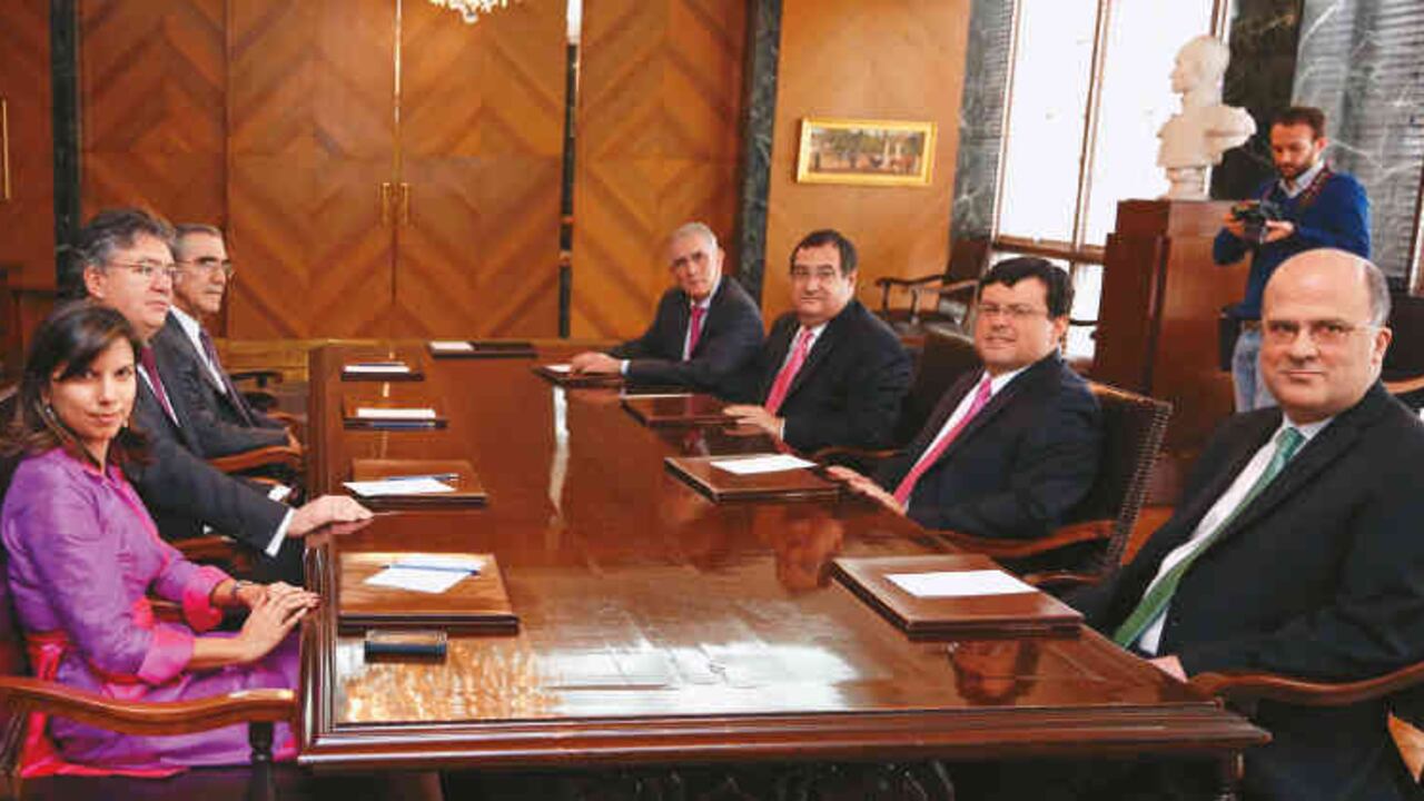Junta Directiva del Banco de la República, de izquierda a derecha: Ana Fernanda Maiguashca, Mauricio Cárdenas, César Vallejo, Carlos Gustavo Cano, Adolfo Meisel y Juan Pablo Zárate.