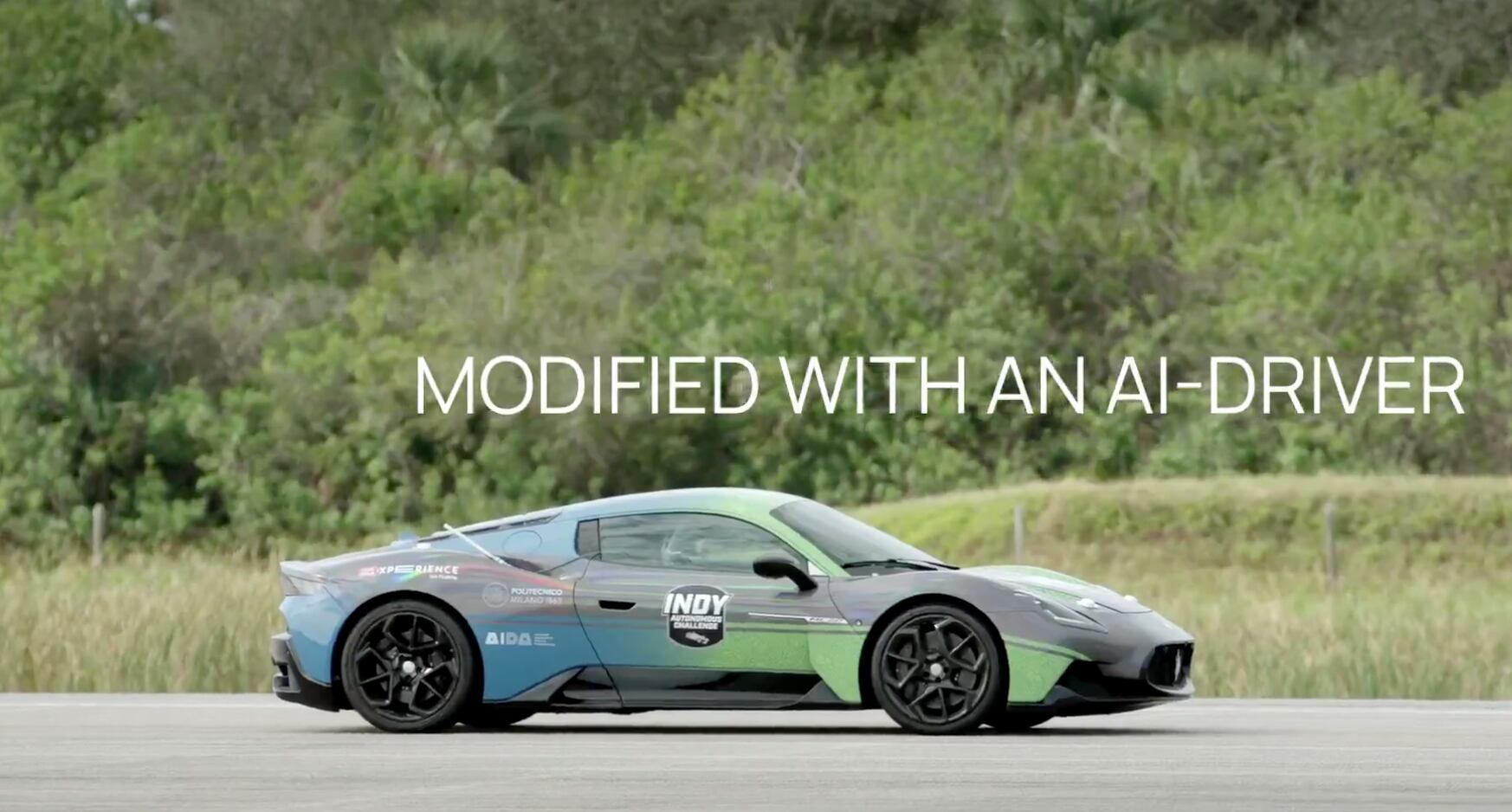 El Maserati MC20 logró un nuevo récord de velocidad en conducción autónoma.