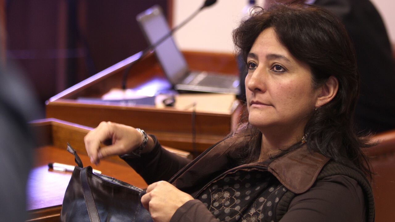 ANGELA MARIA BUITRAGO