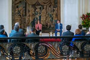 Secretaria Jurídica Paula Robledo y el magistrado Juan Manuel Laverde