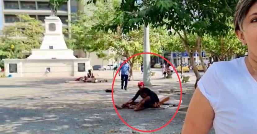 Dina Luz Pardo llegó al sitio y al fondo la pareja de habitantes de calle que sostuvo relaciones sexuales al aire libre