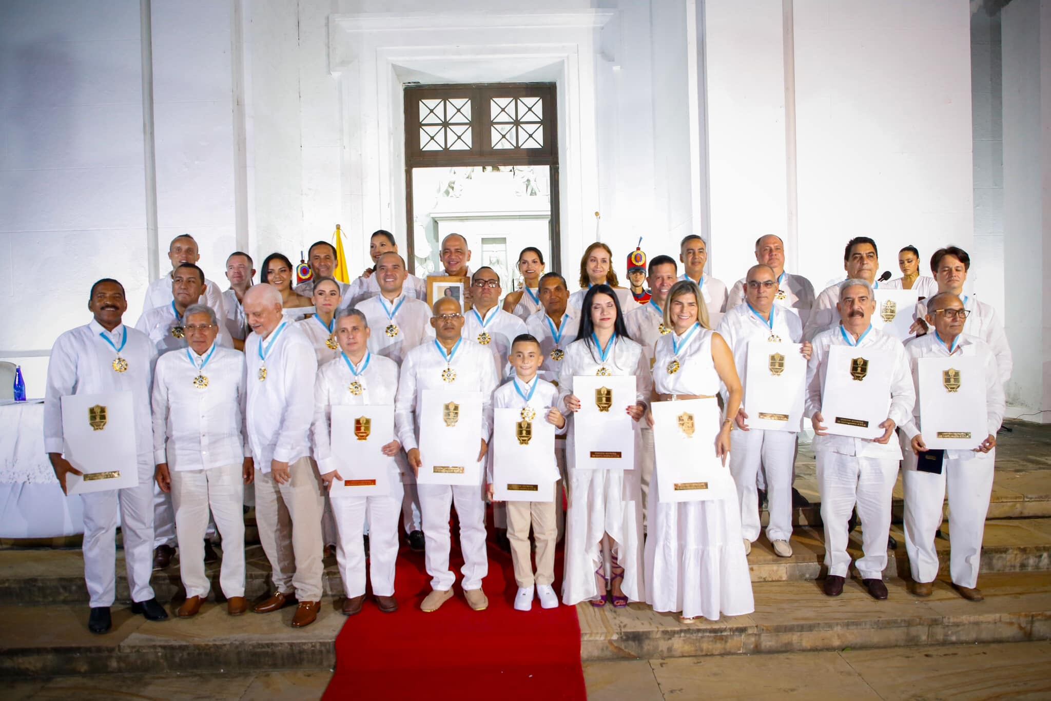 Ceremonia de entrega de la Gran Cruz de Bastidas donde 19 personas y 5 instituciones fueron reconocidas por sus significativas contribuciones al bienestar y desarrollo de la capital del departamento del Magdalena.