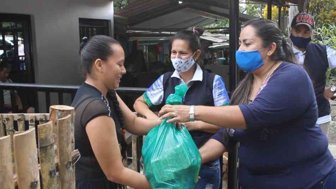 Coronavirus: familias mineras colombianas reciben ayudas en medio de la pandemia
