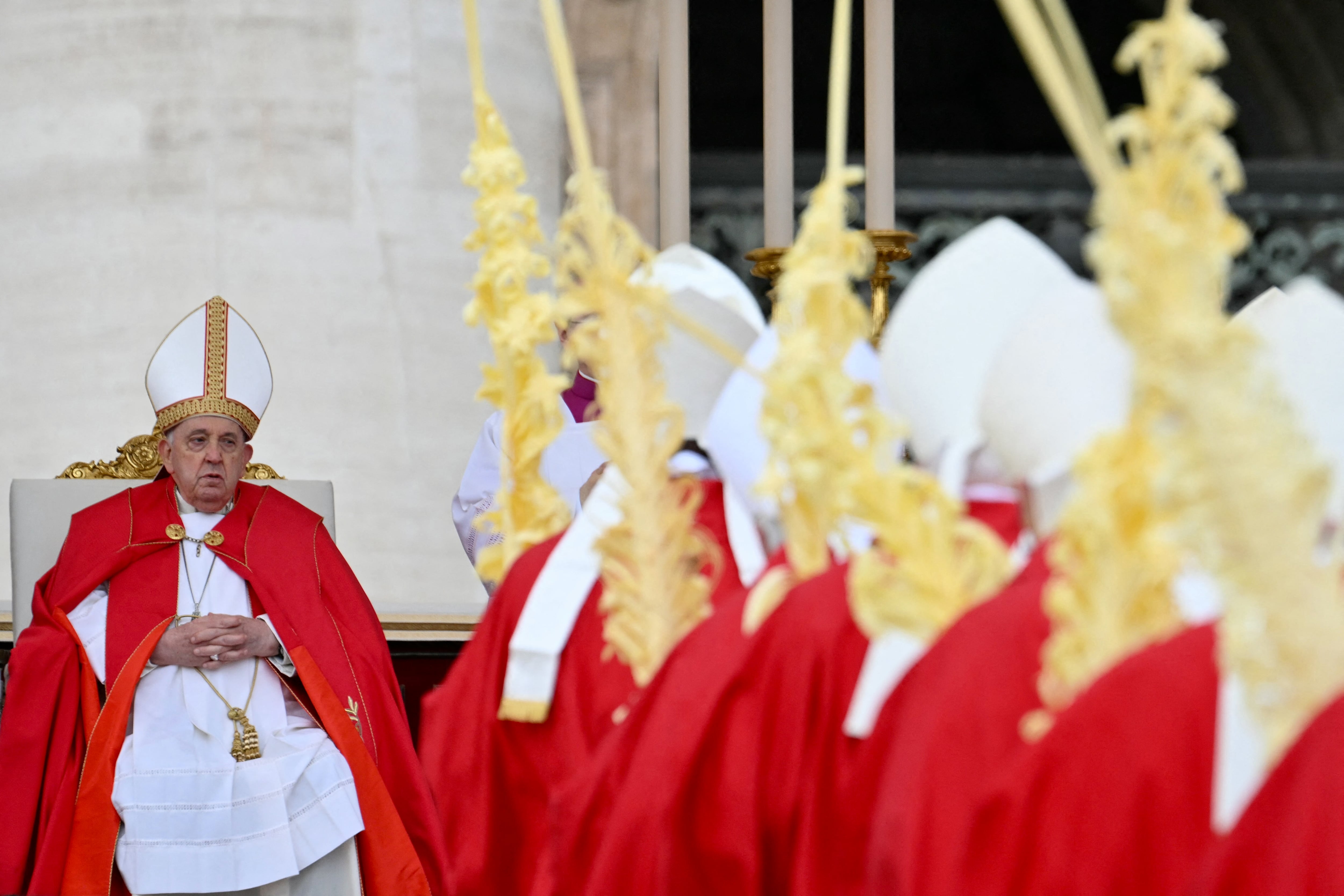 El papa Francisco omitió la homilía ne la misa del Domingo de Ramos. (Photo by Alberto PIZZOLI / AFP)