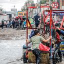 Aunque en todas las capitales cedió la pobreza, unas a mayor velocidad que otras, hay algunas cuyas cifras son dramáticas: Quibdó con casi el 65 por ciento de su población, Riohacha con más del 56 por ciento y Santa Marta con el 51,6 por ciento.