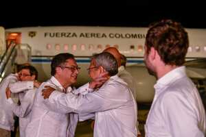 El mandatario de los colombianos llegó a La Habana para firmar el acuerdo del cese al fuego bilateral con la guerrilla del ELN. Imágenes: Presidencia de la República.