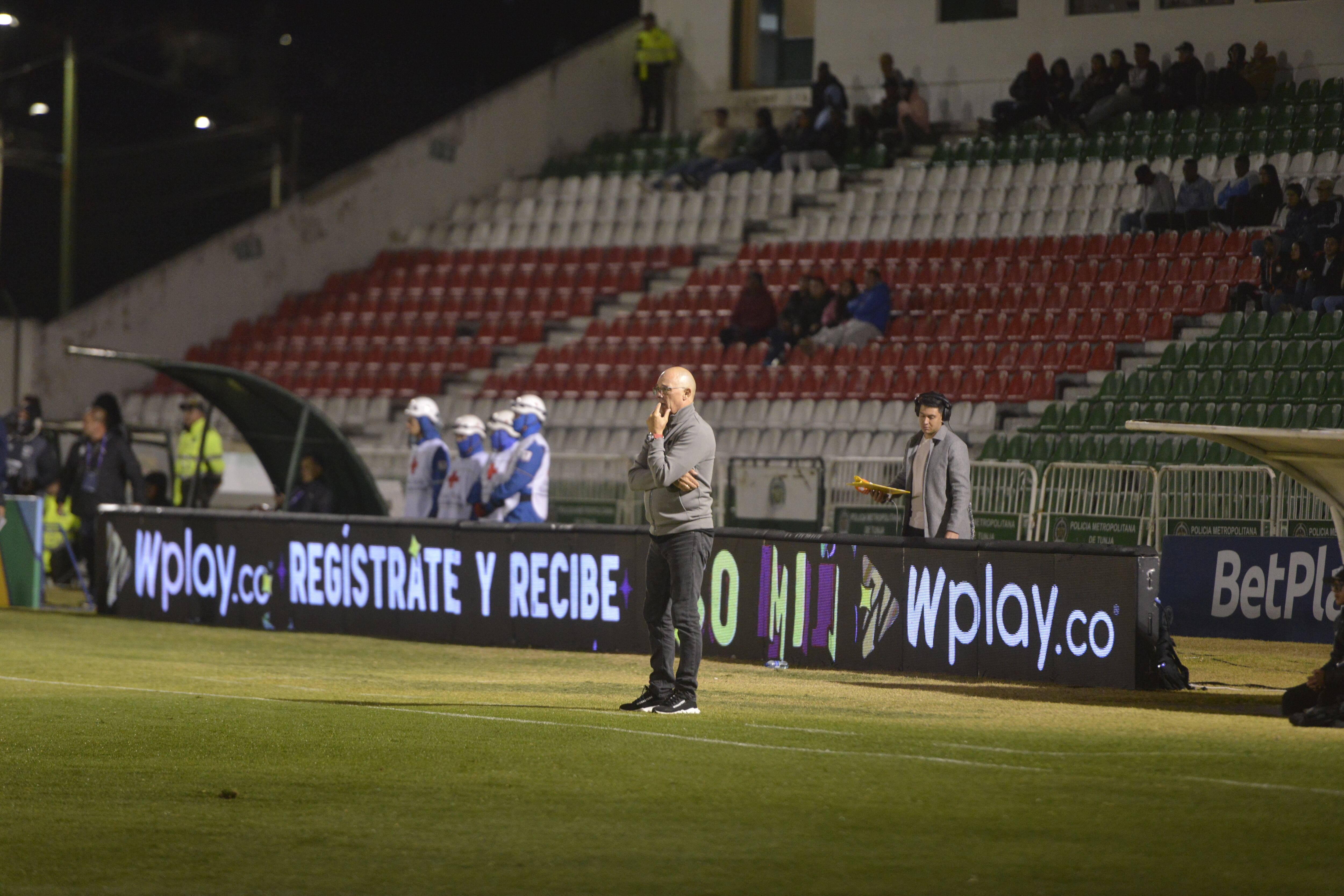 Alfredo Arias, técnico del DIM