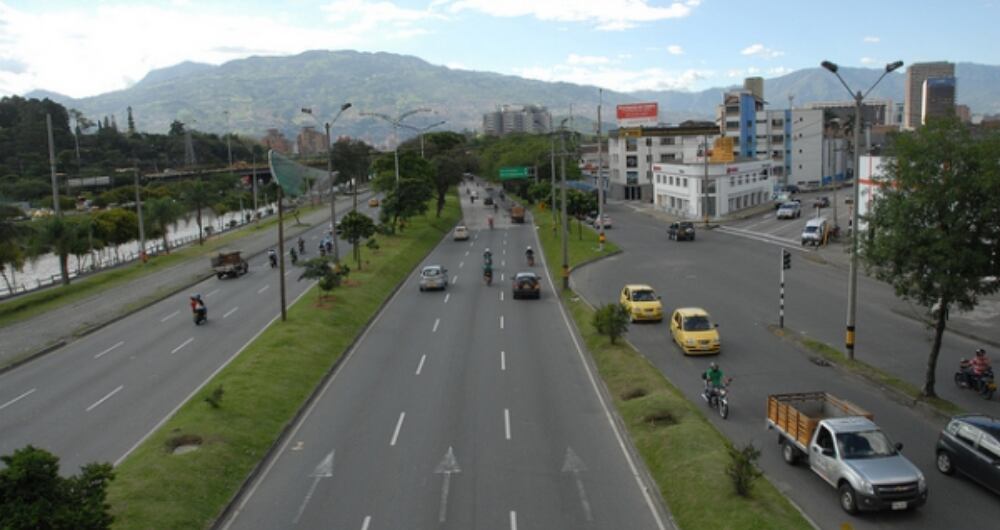 Avenida regional de Medellín.