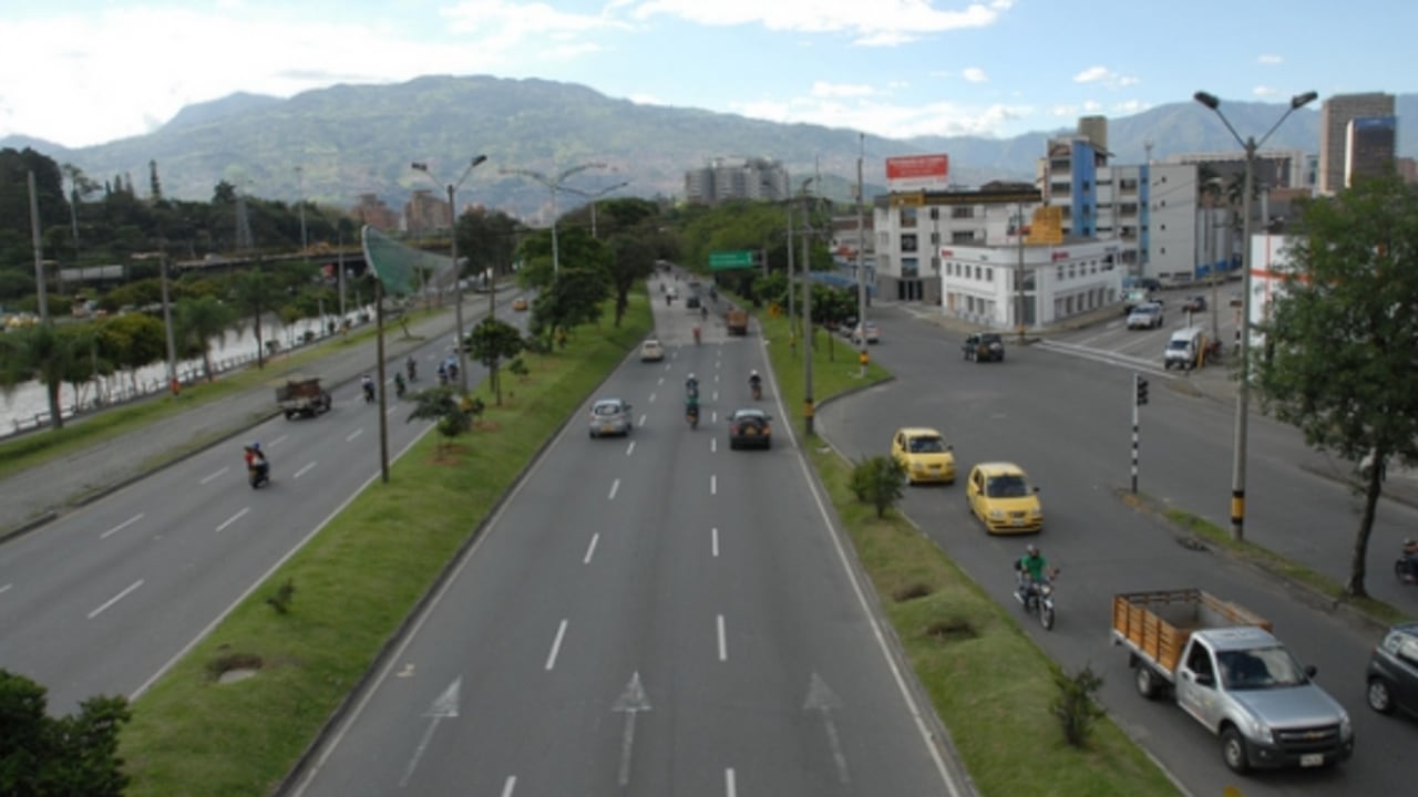Avenida regional de Medellín.