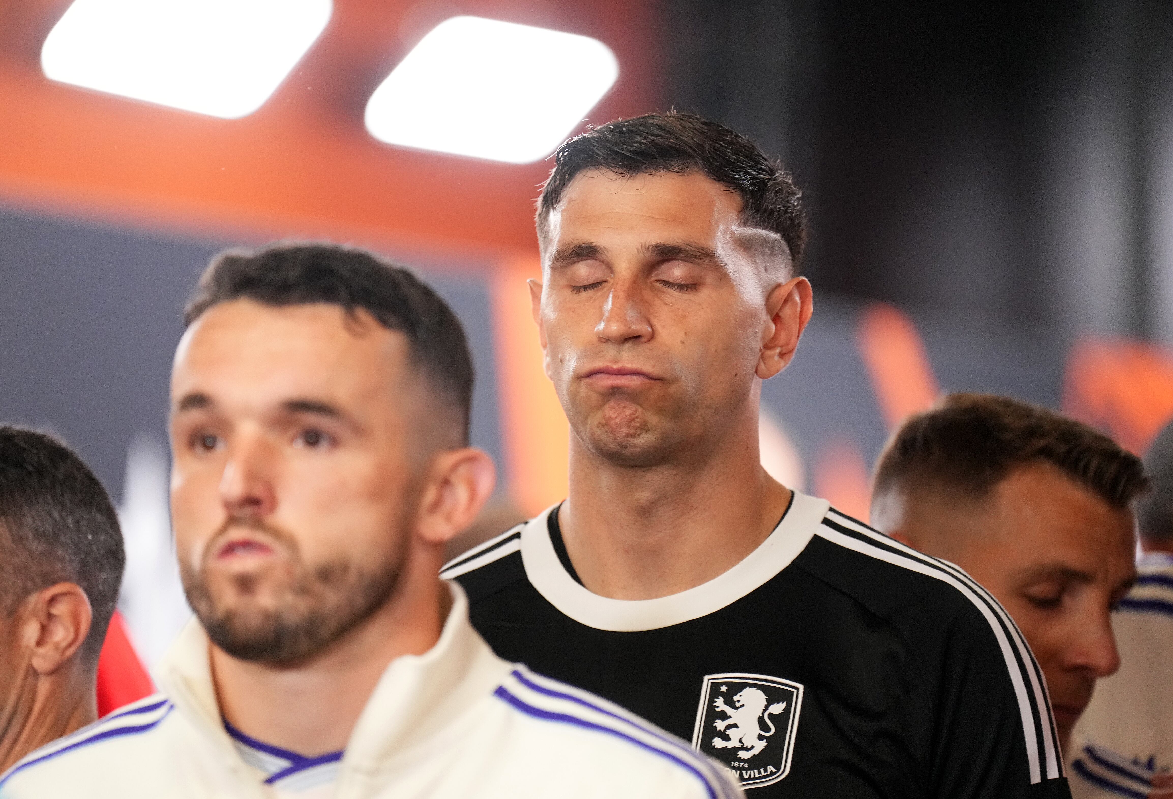 Dibu Martínez en la final de Europa League