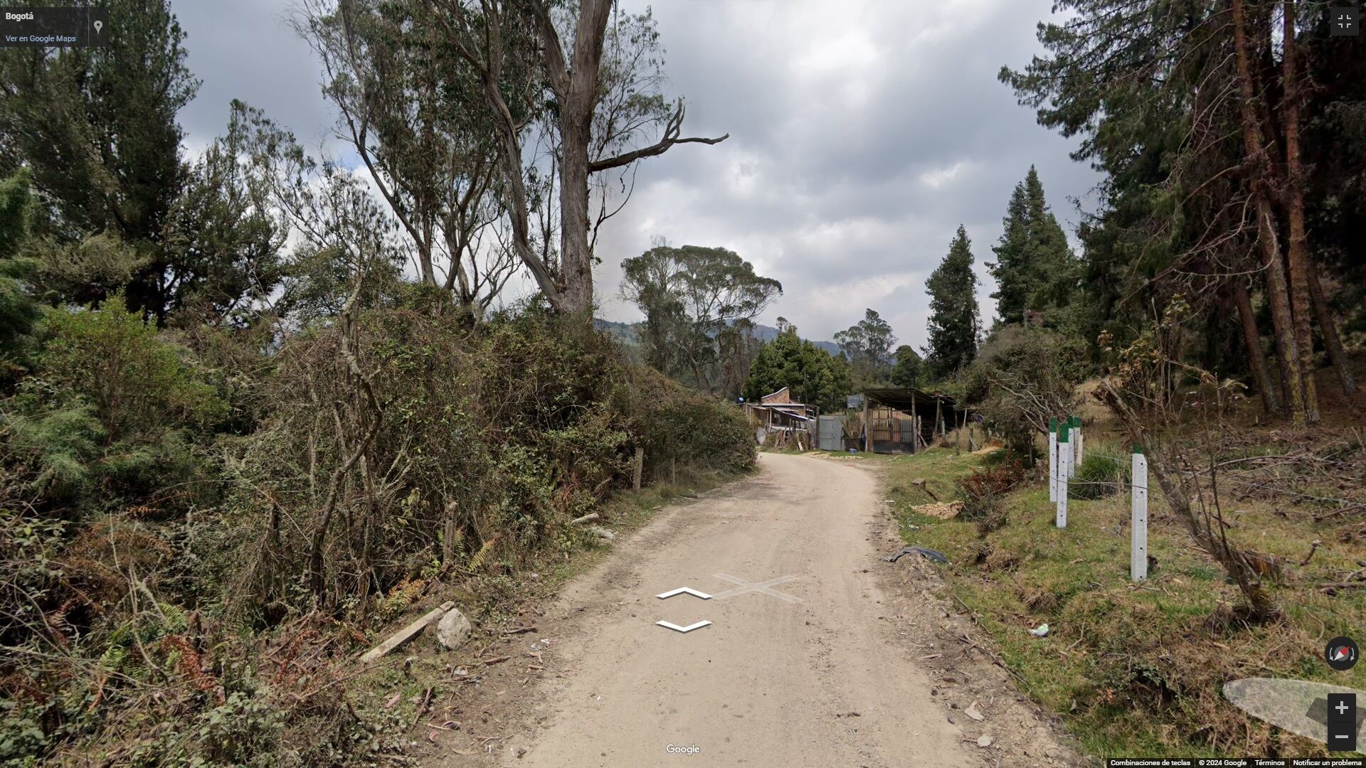 Las autoridades han hecho búsquedas cerca de la casa.