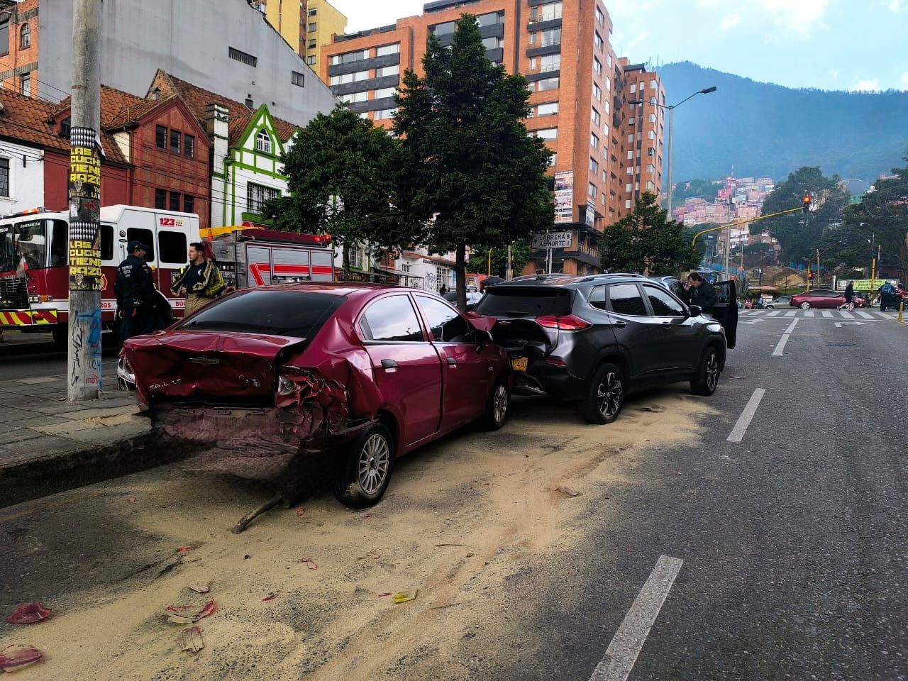 Las autoridades de tránsito continúan investigando las causas exactas de la colisión.