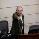 Congresistas saludan al presidente del Senado luego que el Consejo de Estado anulara la elección de Roy Barreras como senador por doble militancia
Bogota mayo 5 del 2023
Foto Guillermo Torres Reina / Semana