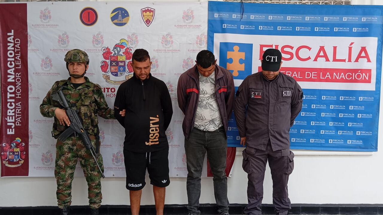 Hombres capturados por quemas en parque Isla Salamanca.