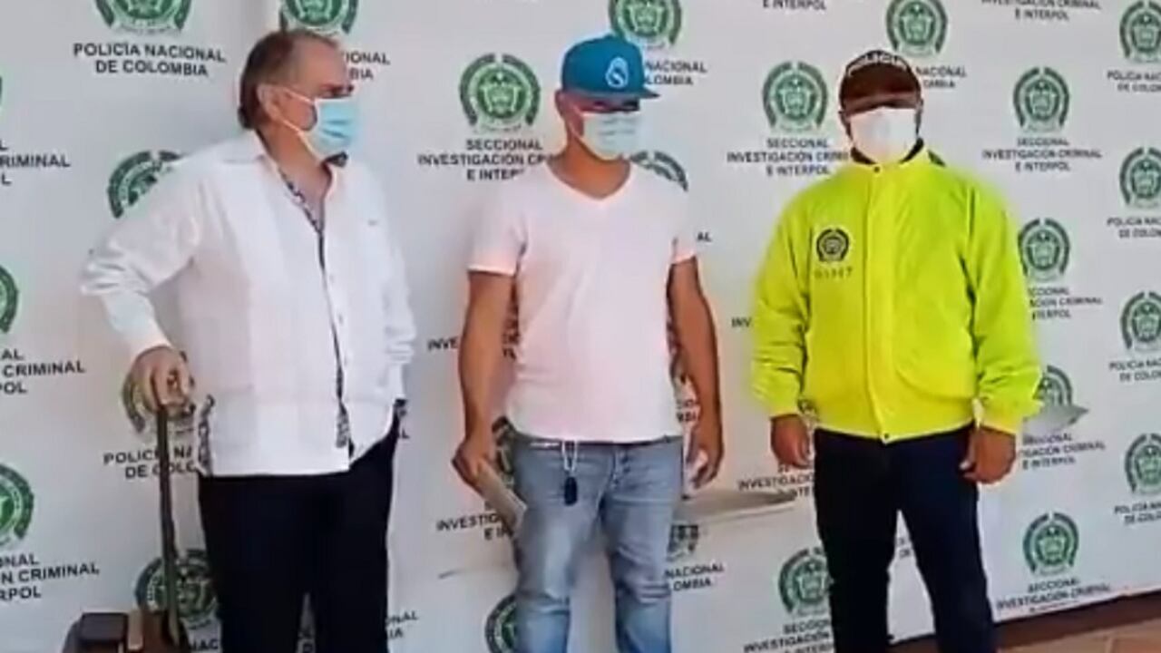 Gracias a la policía, turista en Cartagena recuperó 32 millones de pesos que olvidó en un taxi