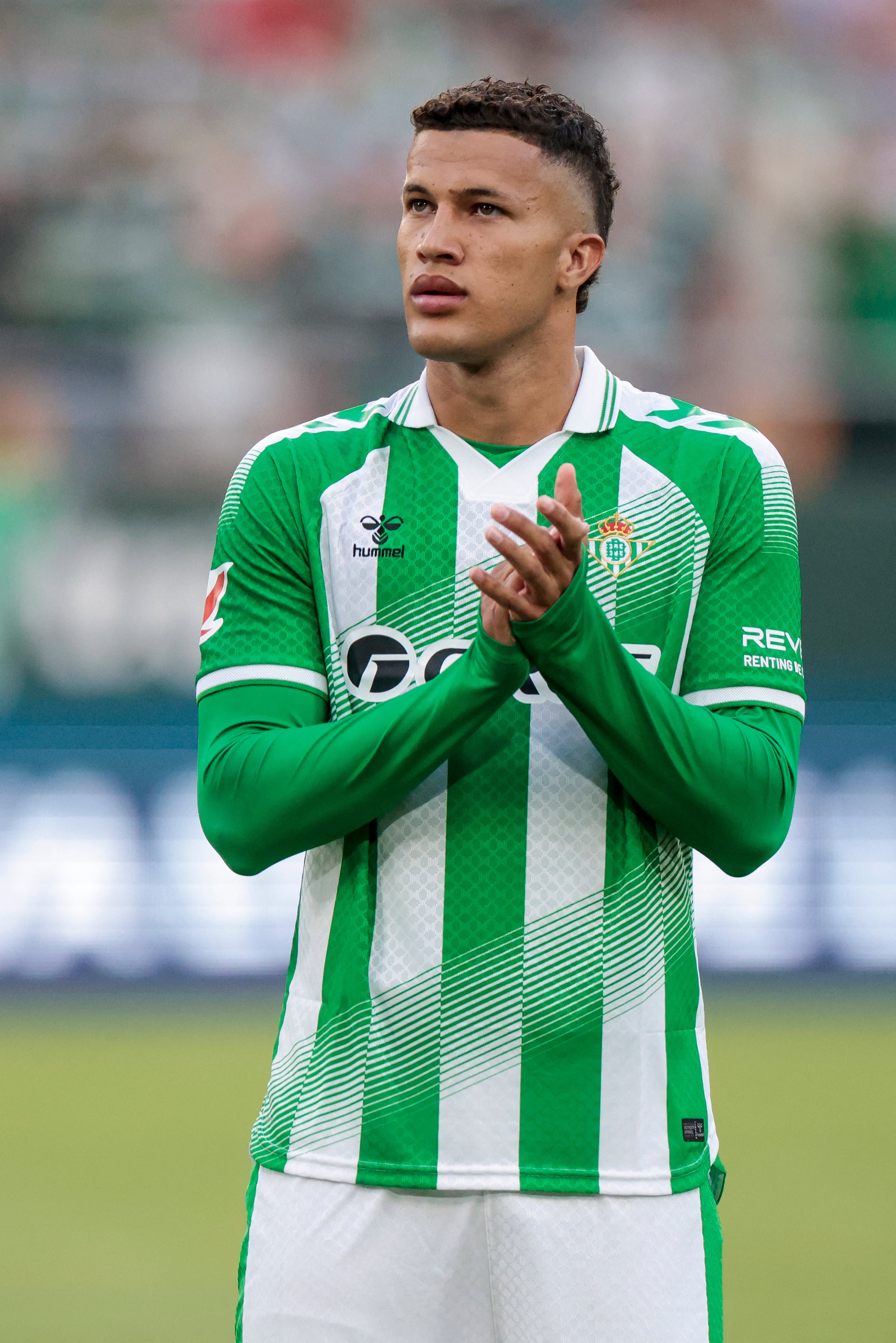 Nelson Deossa, volante colombiano que milita en el Real Betis de España