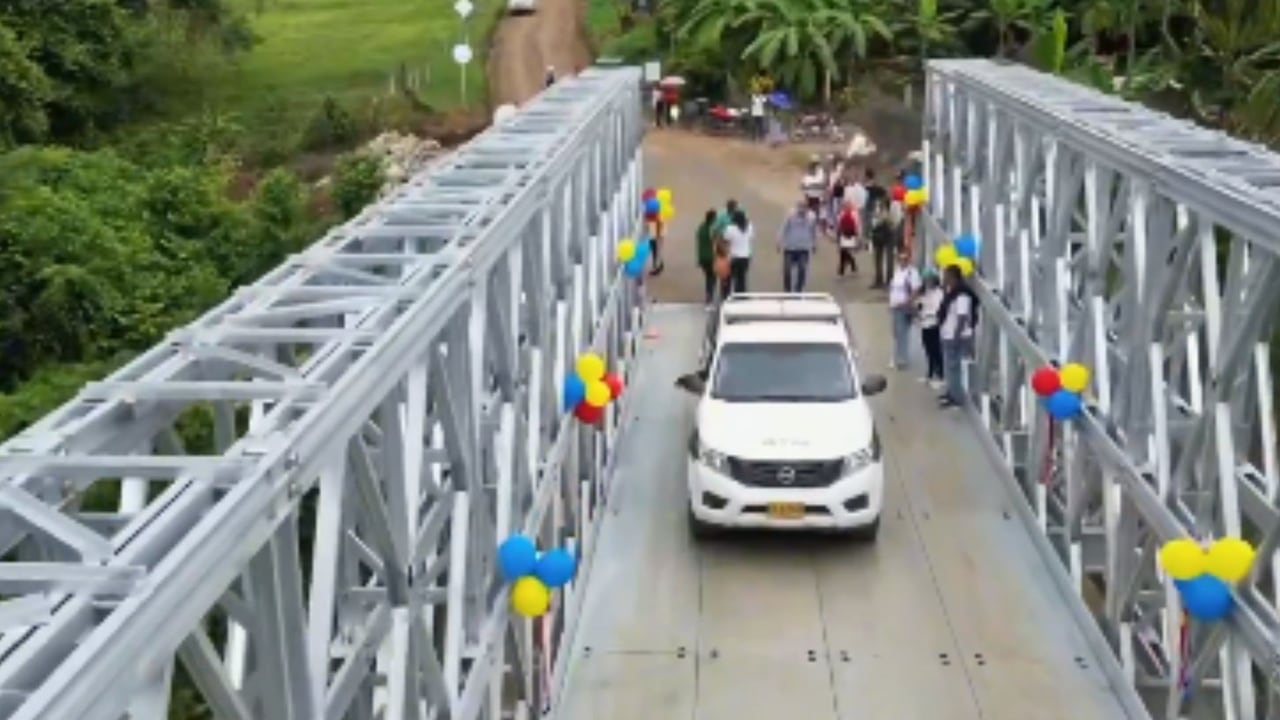 La estructura modular instalada en el municipio de Canalete, Córdoba, restablece la conexión de comunidades rurales que habían quedado aisladas tras la creciente del río Canalete, según informó la Ungrd