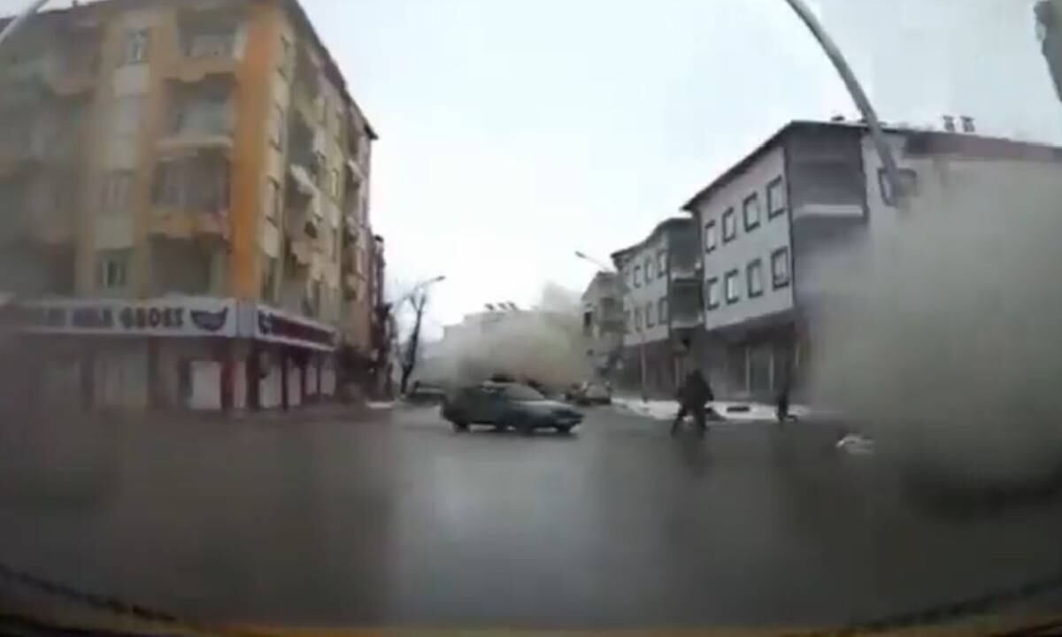 El terremoto, de magnitud 7,4 en la escala abierta de Richter, tuvo su epicentro en la provincia de Kahramanmaras y afectó también a las provincias de Adana, Adiyaman, Diyarbakir, Gaziantep, Hatay, Kilis, Malatya, Osmaniye y Sanliurfa,