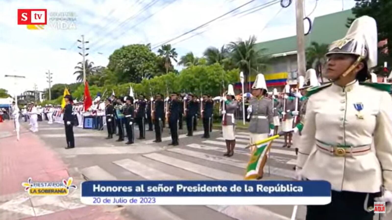 Desfile militar por el grito de independencia del 20 de julio en San Andrés.