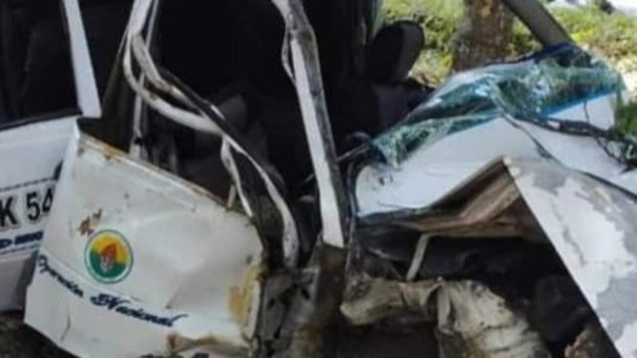 Así quedó el vehículo en el que se movilizaba la adulta mayor.