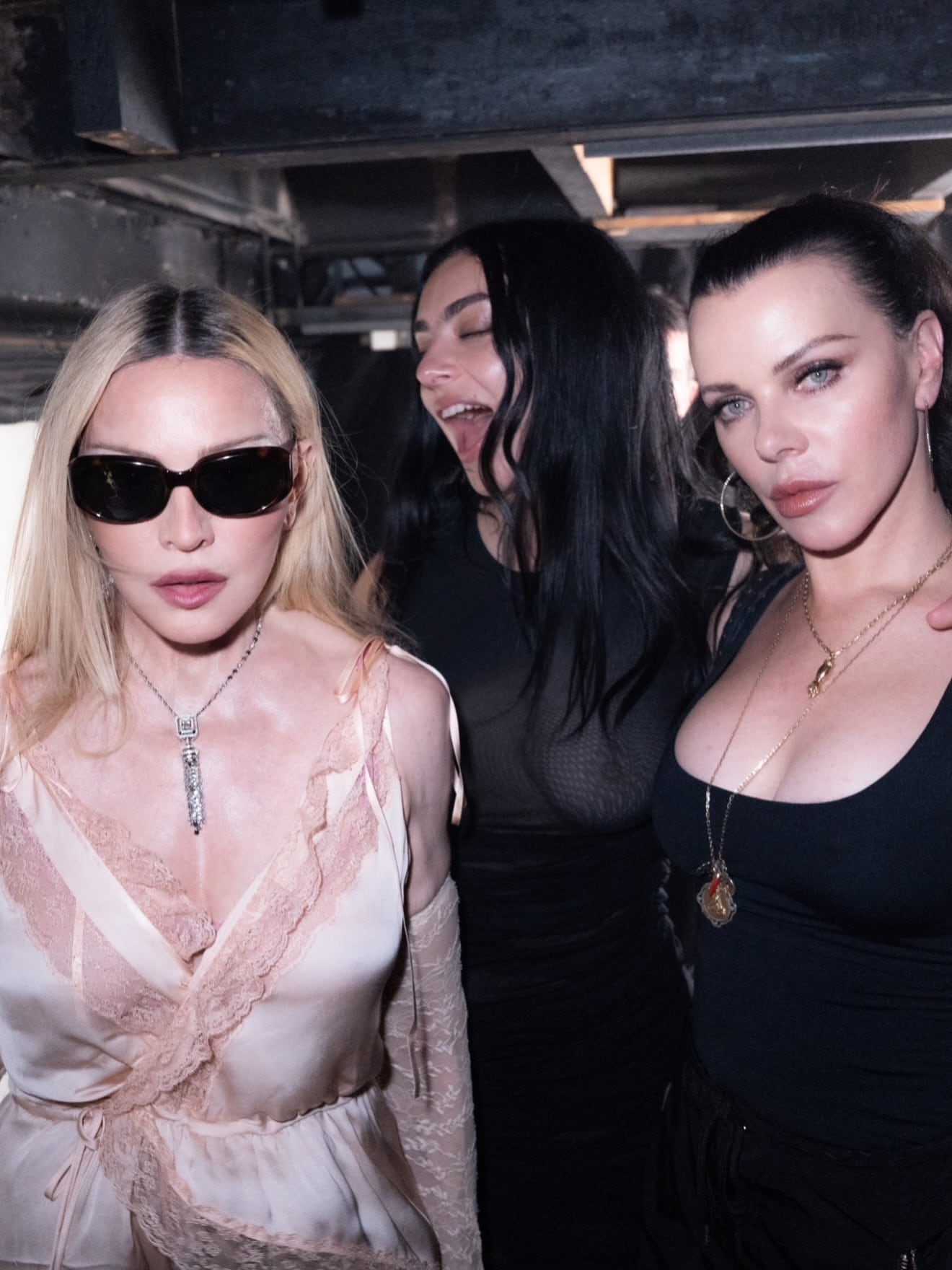 Madonna, Charli xcx y Dabi Mazar en la fiesta privada de CONFESSIONS II.