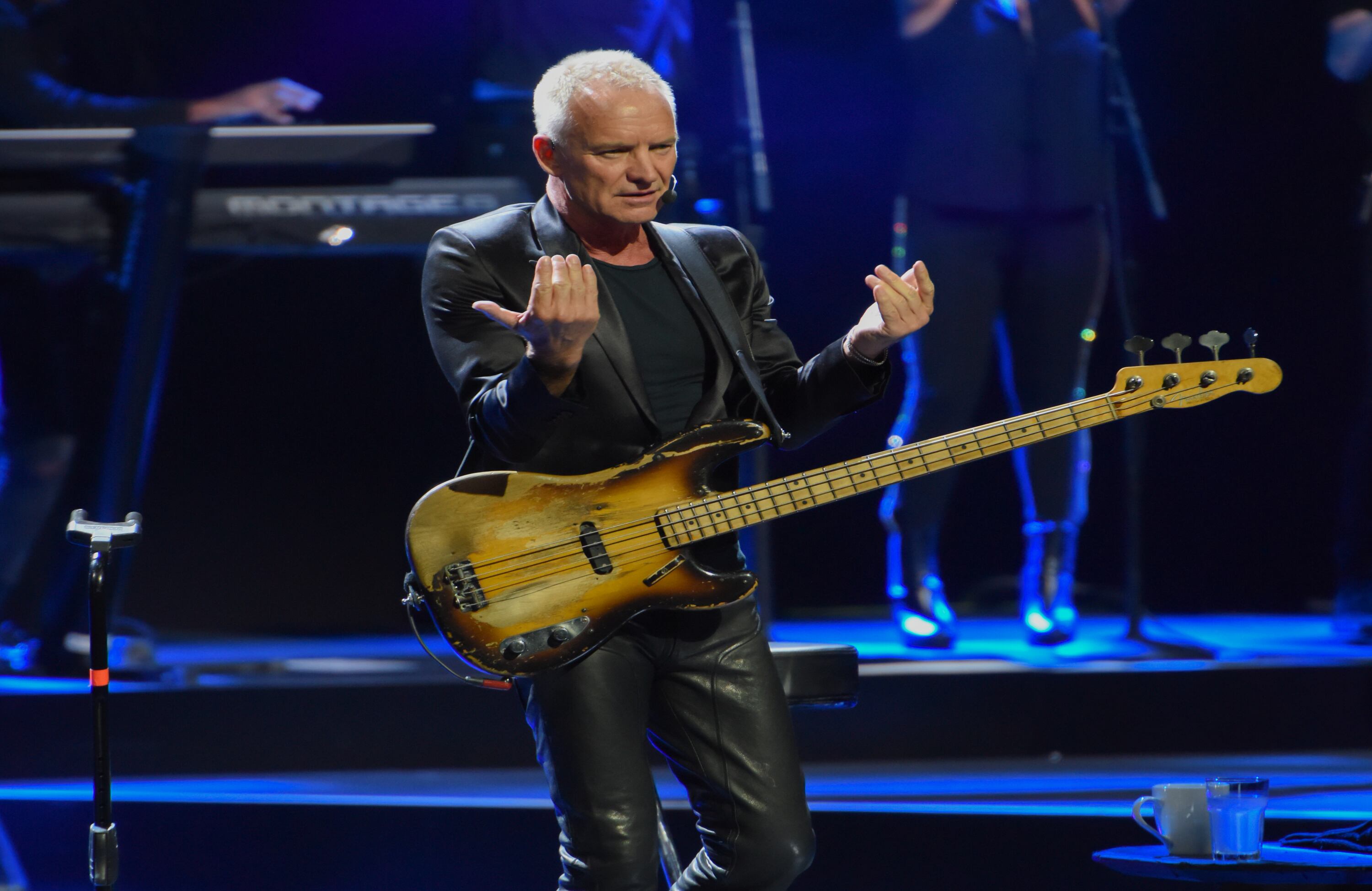 "Los componentes básicos de la música nos pertenecen a nosotros, a los seres humanos", dijo el cantante