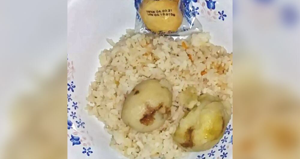    Hay denuncias por el mal estado de la alimentación: productos vencidos, proteínas sin cocinar y frutas podridas.