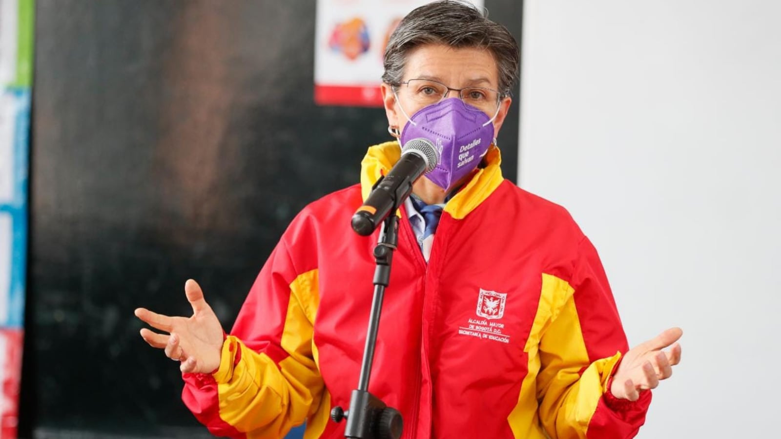 la alcaldesa López bajó el tono de su voz  y aprovechó la ocasión de su evento público para pedir excusas.