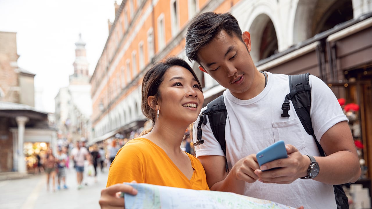 Esta fusión de tecnologías promete revolucionar la forma de descubrir nuevos lugares.