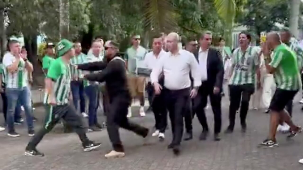 Fernando Jaramillo fue increpado por los seguidores de Nacional a su llegada al Atanasio Girardot.