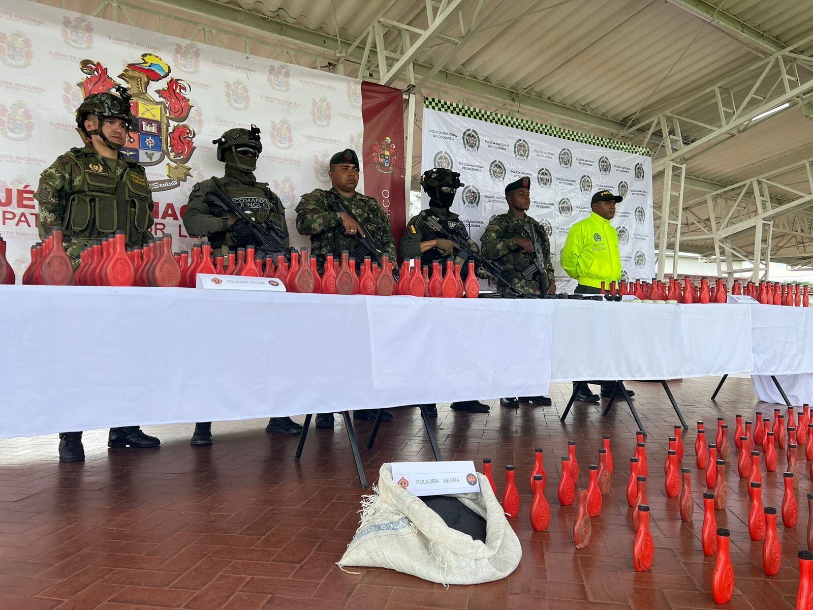 Tropas del Ejército ubicaron un depósito ilegal de la Segunda Marquetalia en el municipio de Argelia, Cauca.