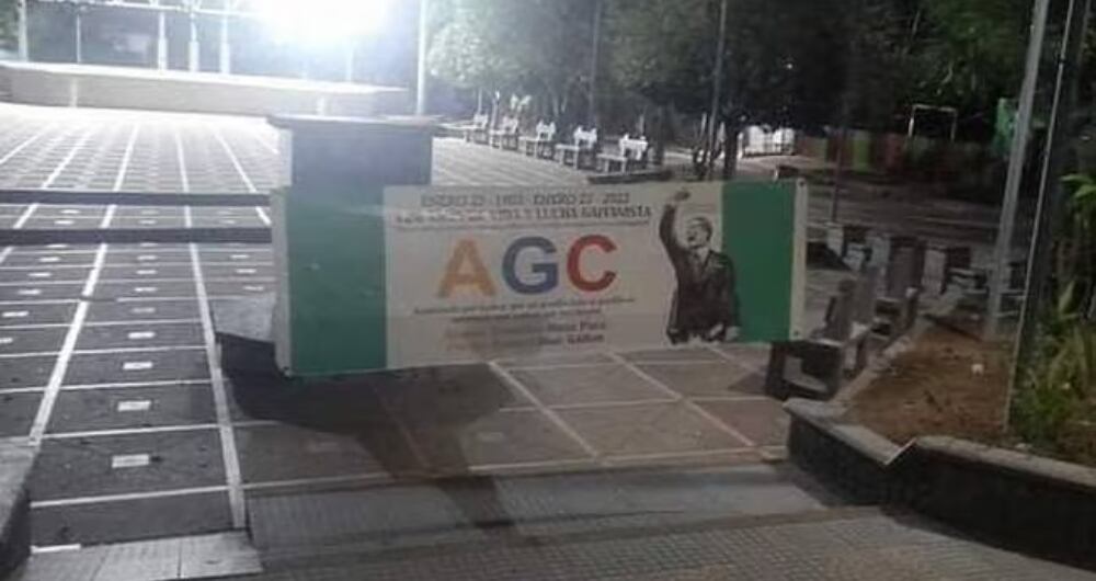 Autodefensas Gaitanistas de Colombia instalan mensajes en el Urabá antioqueño.